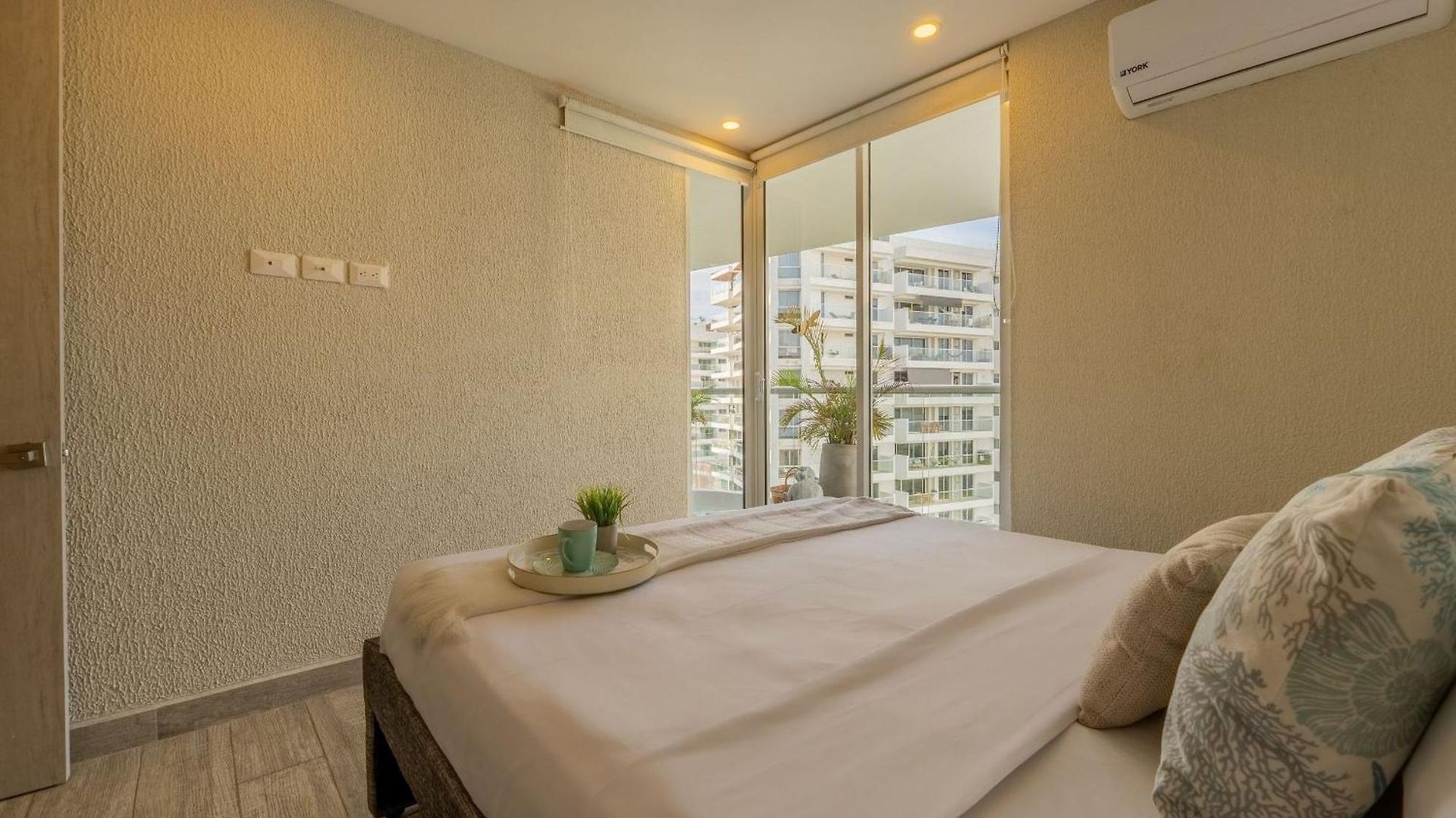 DQ1102 Hermoso con Jacuzzi priv y Vista increíble - 10 min Centro Historico Apartamento Cartagena