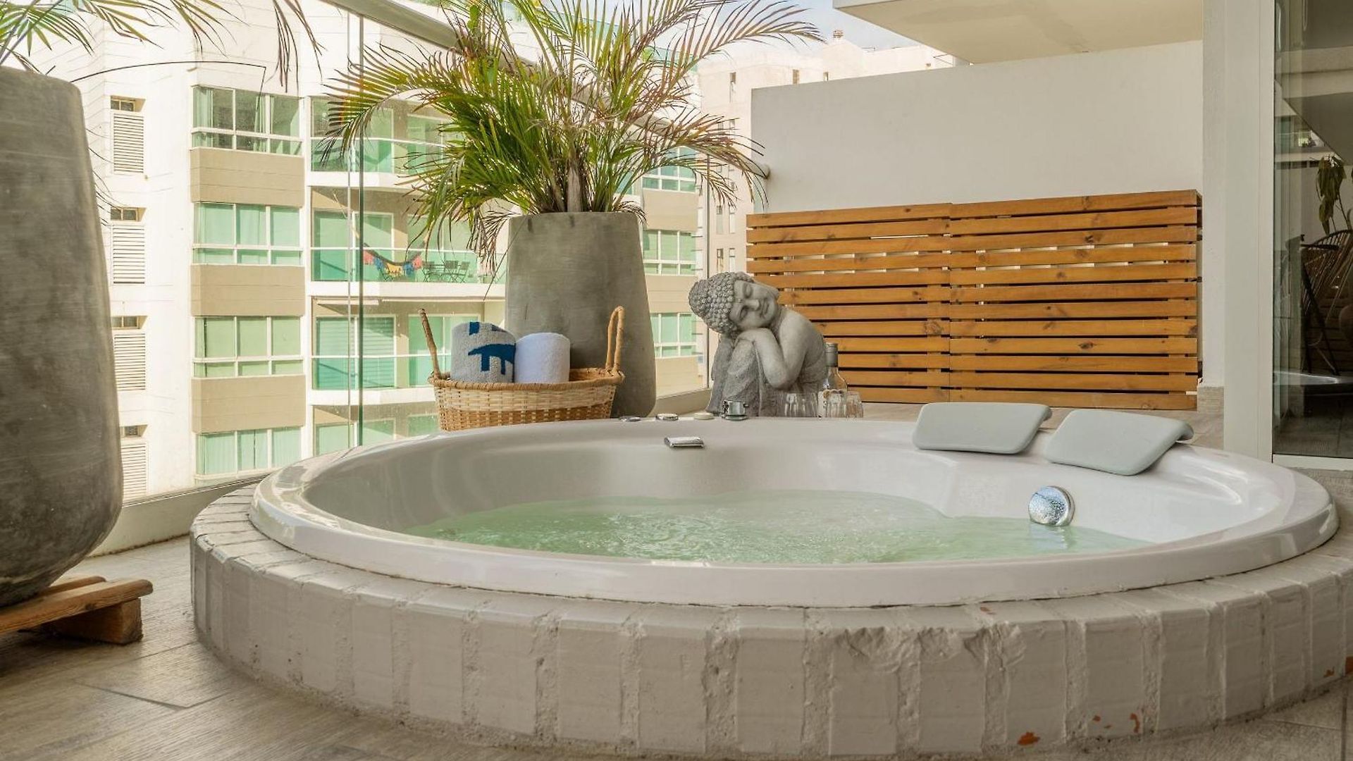 Apartamento DQ1102 Hermoso con Jacuzzi priv y Vista increíble - 10 min Centro Historico *